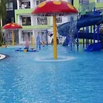 Cozy Poolside Waterpark Manhattan Homestay Ipoh City3Room Netflix