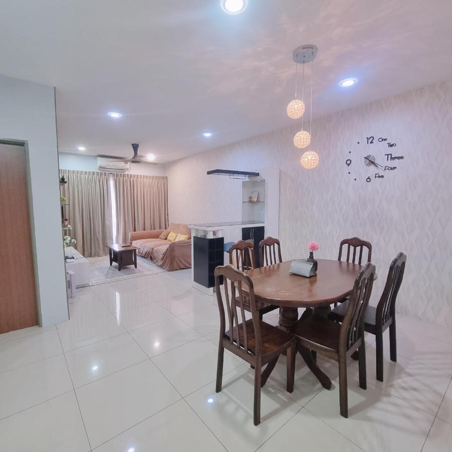 Cozy Poolside Waterpark Manhattan City3room Netflix Pangsapuri Ipoh